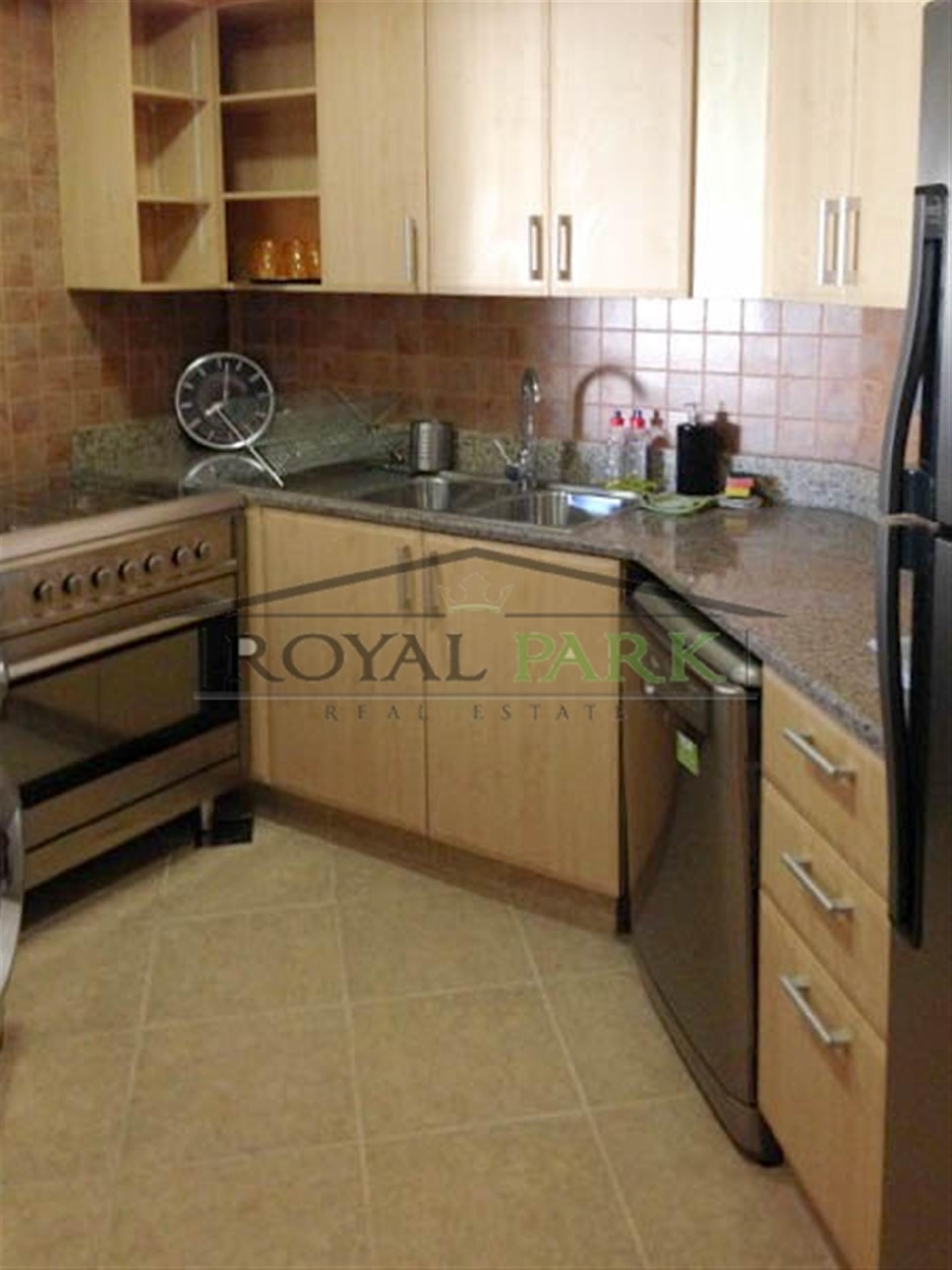 Great Offer 1 Br With Park View Shoreline Al Hallawi 