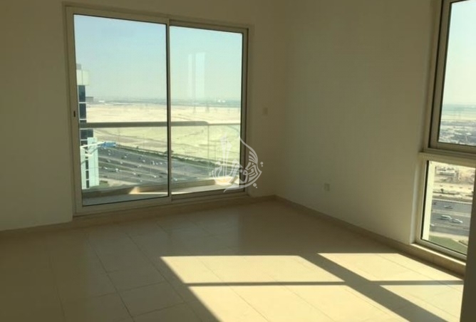 1 BR Apt with Lake View for Sale in Mayfair Tower