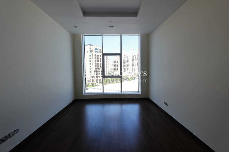 Largest 1br With Private Garage-Type K