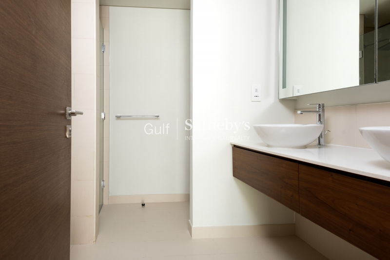 Brand New Luxury 1 Bedroom Apartment Central Park Tower Difc Dubai Er R 11704