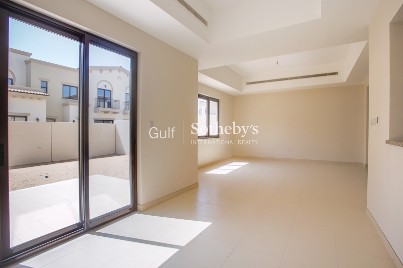 Large 1 Bed Plus Study, Claren 1, Downtown Aed 105,000 Er R 13035