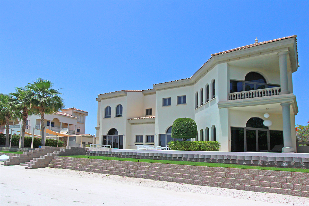 Upgraded Signature Villa In Palm Jumeirah 