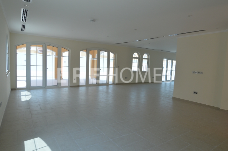 Fully Fitted Spacious Office Lake View Corner Unit Bay Square Business Bay Er R 12076