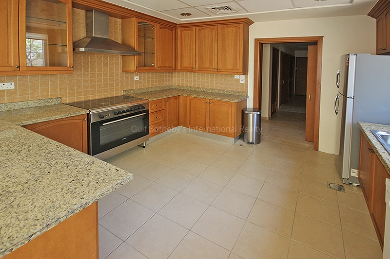 2br Nakheel Townhouse In District 12