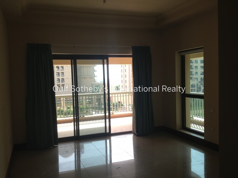 1 Bedroom with balcony and open plan living,Sulafa Tower ER R 15574