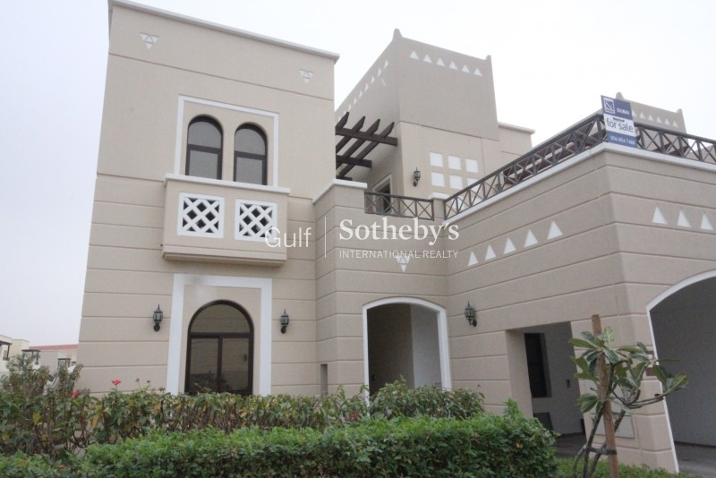 Exclusive 4br Townhouse In Phase 1 Mudon