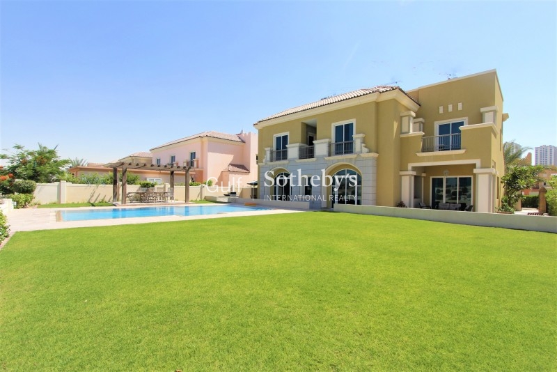 Fabulous 5 Bed With Large Pool Golf Course