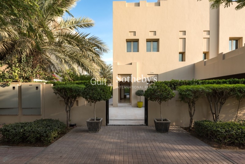 Vacant 4th October, Beautiful High Floor C Type Shoreline Apartments Palm Jumeirah Er R 10295