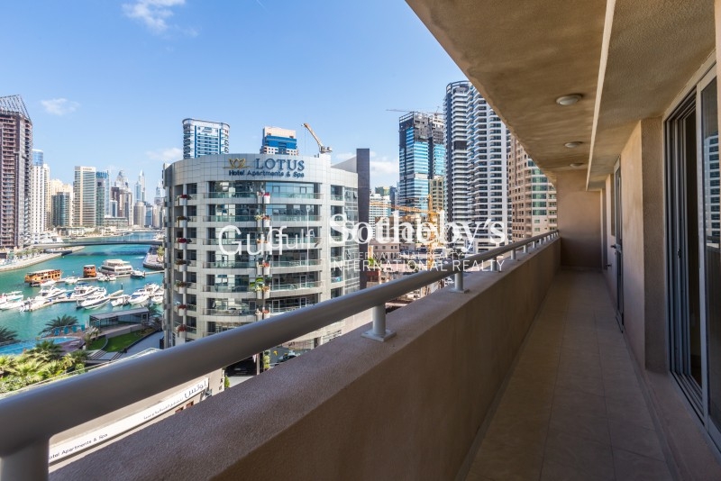 Large One Bedroom Apartment With Marina Views