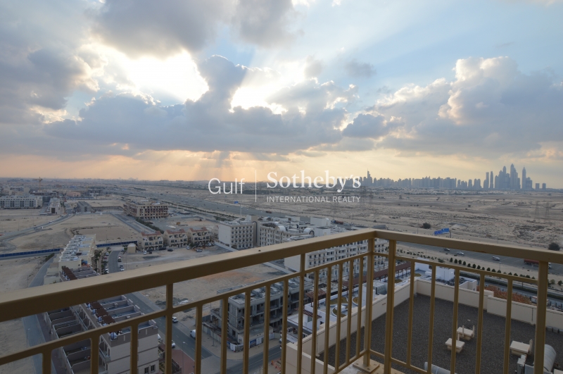 Spacious Two Double Bedroom Apartment With Three Balconies Er S 8249