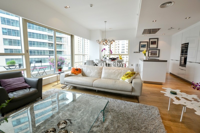Luxury Apartment, Fully Upgraded, Marina View