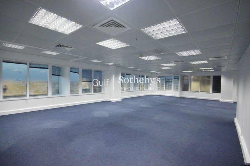 High Quality Fitted Office Sea View Szr