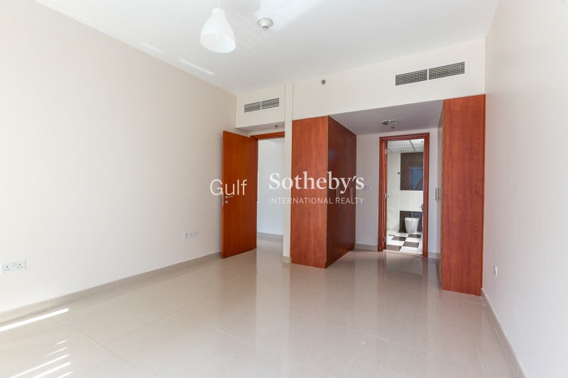 Beautifully Furnished 1 Bed, Multiple Cheque, Southridge 1, Downtown 140,000 Aed Er R 11853