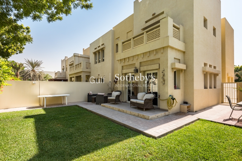 Upgraded Villa In Zulal Near Pool And Park