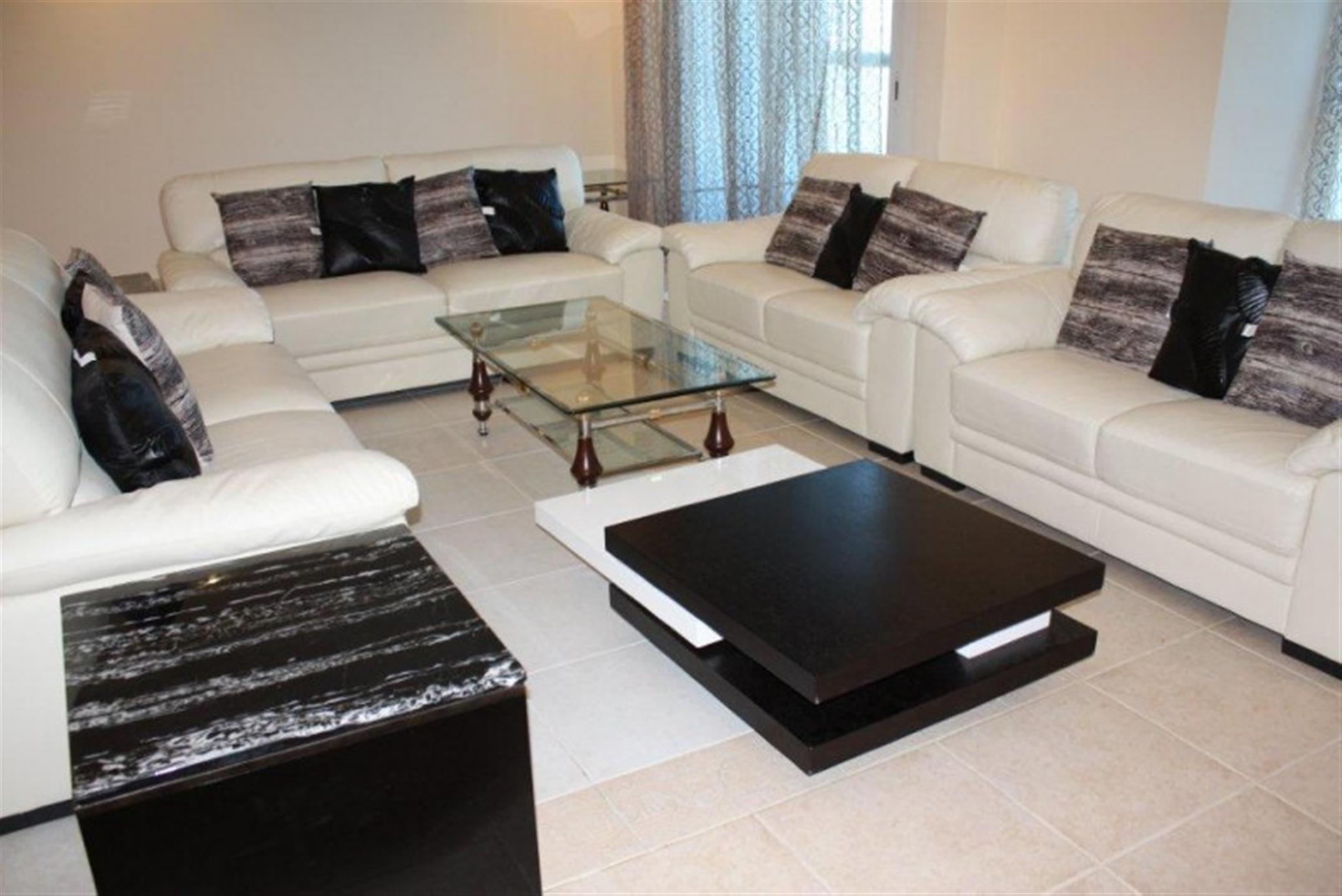 4 Units 4 B/r Apartment (Full Floor) For Sale In Elite Residence! Available Now! 