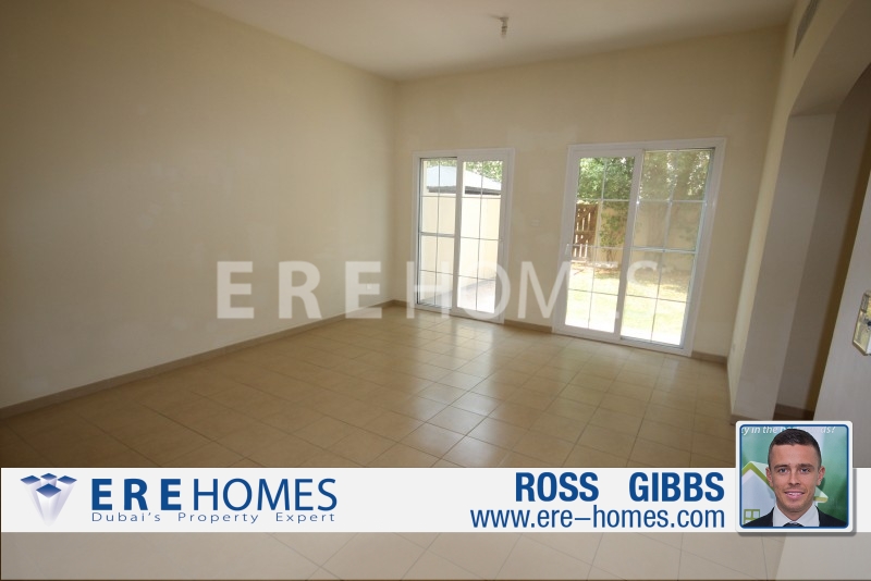 Al Reem 3, 2M Villa, 3 Bedrooms plus Study and Maids room. Available now 215K ER-R-5300