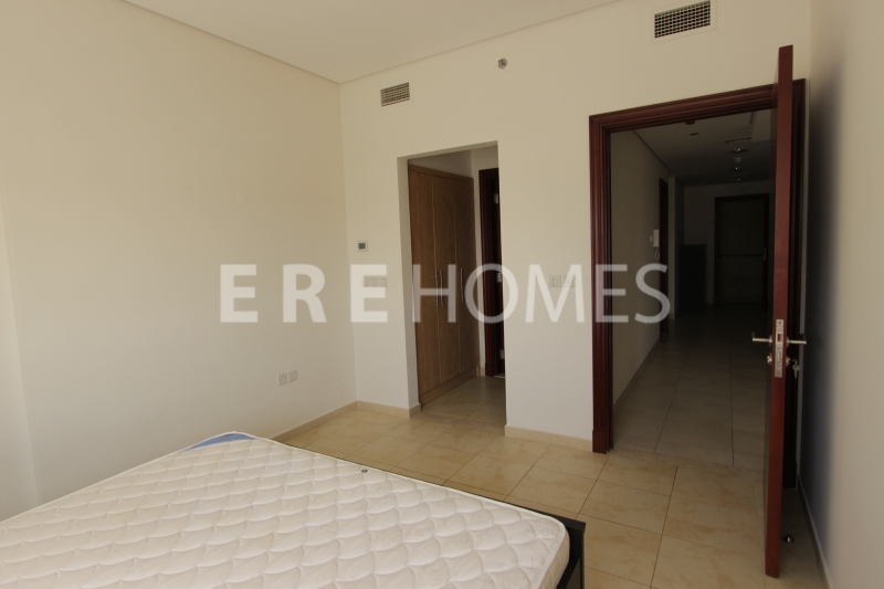 Dubai Wharf 1 Bedroom Apartment With Canal And Creek Views Er S 6827