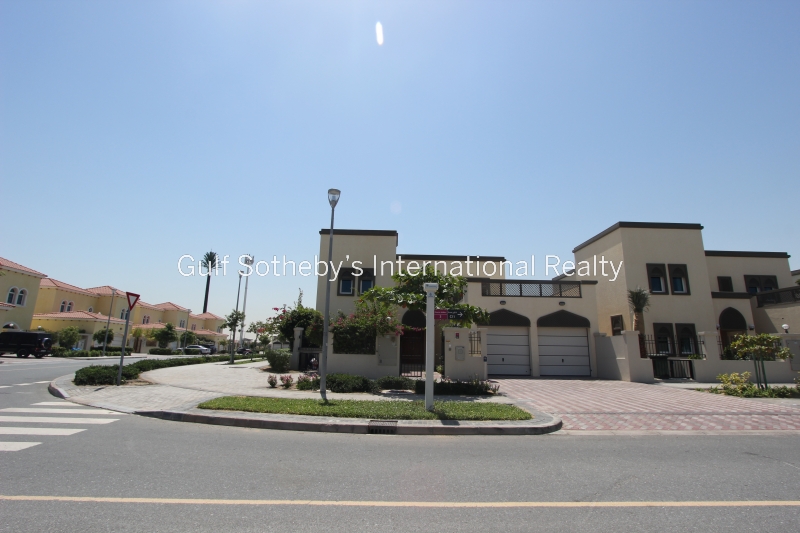 Large 4 Bed With Private Pool Er R 16383