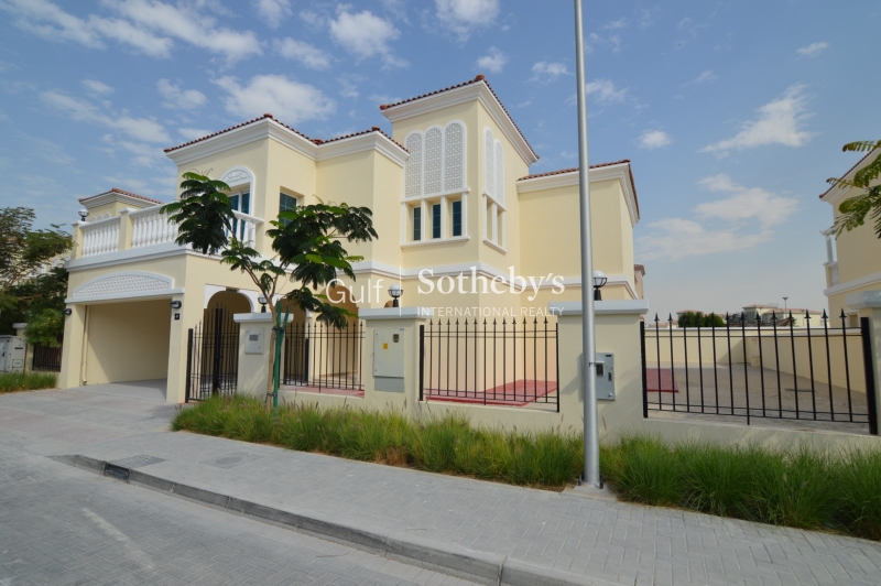 Extended Five Bed Villa On A Large Plot