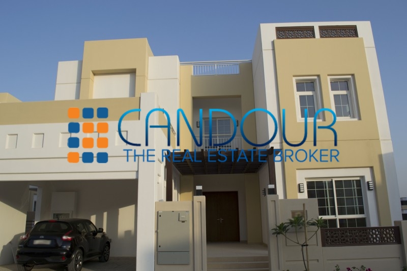 Spacious Brand New Villa - Landscaping Included