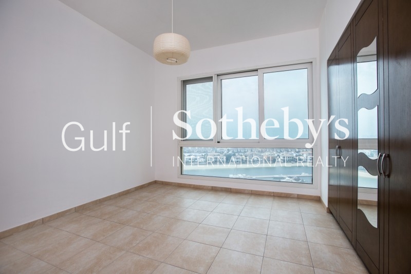 Largest Shoreline Three Bedroom Apartment With Park View And Partial Sea View.