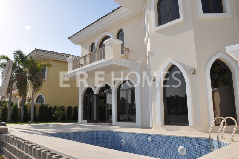 Exclusive. High Number Well Maintained 4 Bedroom Atrium Entry Garden Home, Palm Jumeirah Er S 