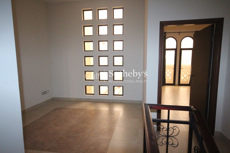 Brand New Five Bedroom Villa In Jumeirah Park Er R 13938