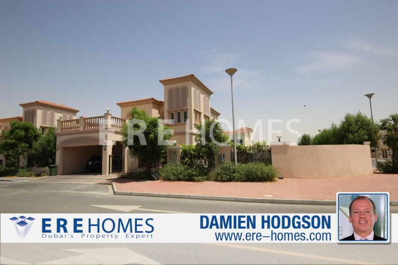 Corner Plot Mediterranean Villa In A Quiet Road Away From Cables And Emirates Road Er S 3225
