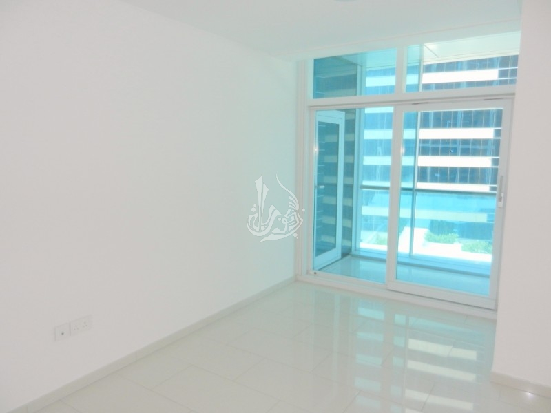 Unfurnished 1 Bedroom Apartment On Sheikh Zayed Road