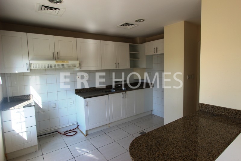 Springs 2 Bedroom Villa To Rent With Study Er R 12338