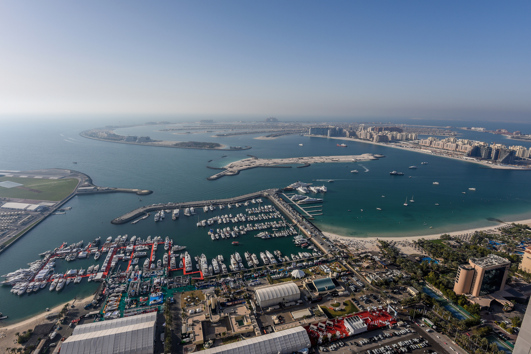 Аль кувейн погода. Умм Эль Кувейн ОАЭ. Умм Аль Кувейн достопримечательности. Marina Crown Dubai. Умм-Аль-Кувейн фото.