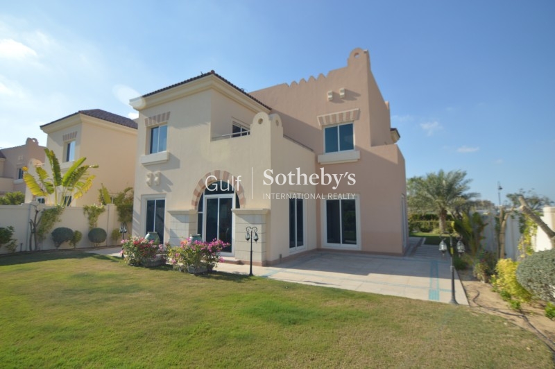 Stunning 5 Bedroom With Golf Course View