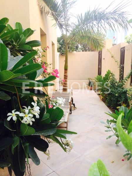 Rarely Available 1 Bed With Garden, Zanzebeel, Oldtown-135,000 Aed Er R 12894