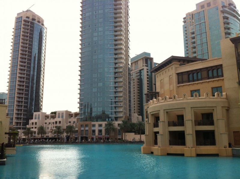 Vacant Three-Floor Apartment With Full Lake View In Al Attareen