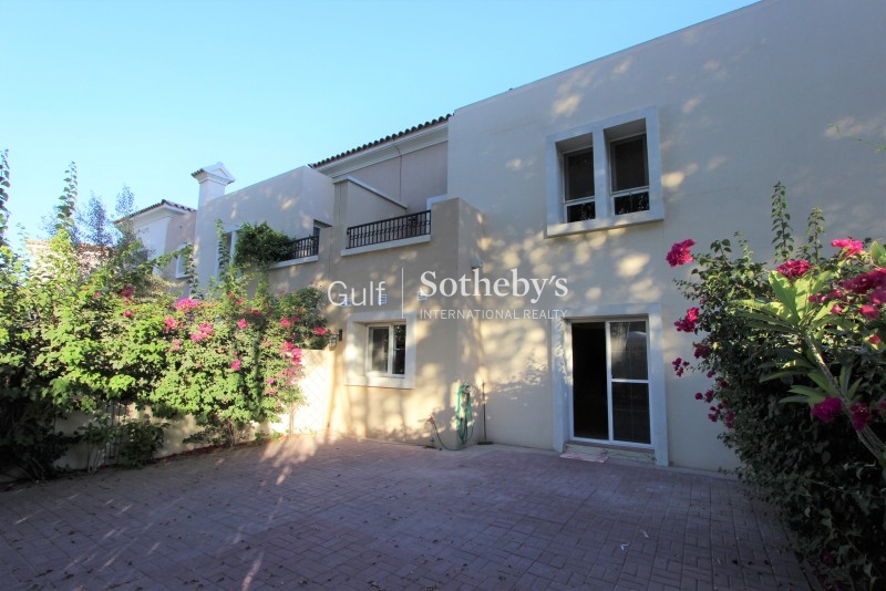 Open Plan 3 Middle Villa 3 Bed And Study