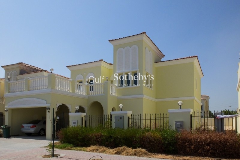 An Extended 4br Med Style Villa In Jvt