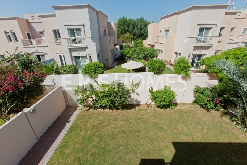 Large 2 Bed In Al Tajer With Community View Er S 5312
