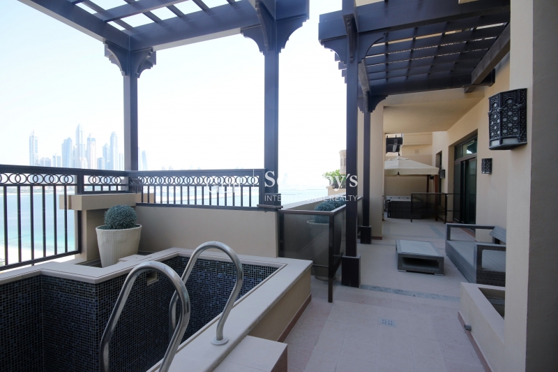 4br Penthouse With Marina Skyline View