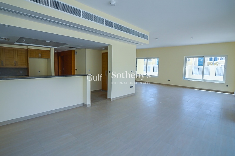 4 Bedroom Villa In Jumeirah Park-For Rent 