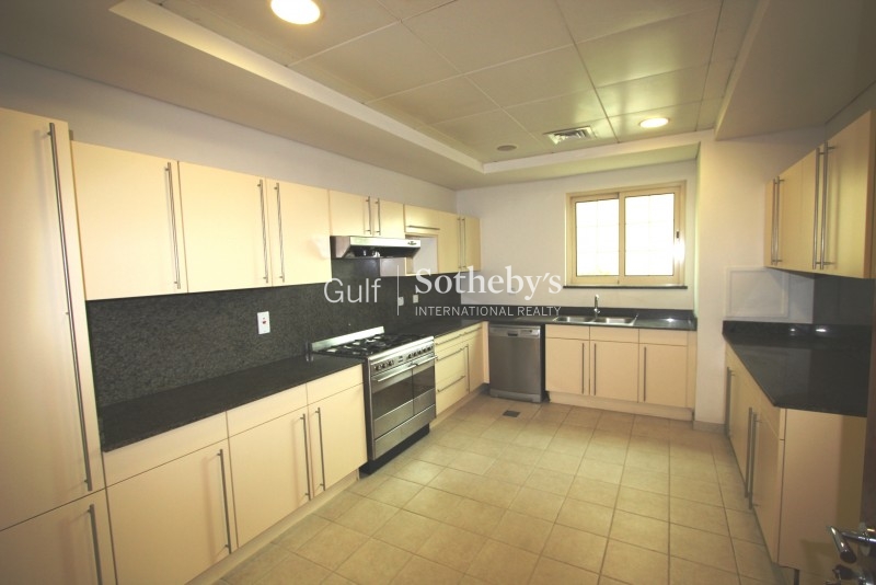 Superb Luxurious 2br With Full Marina View