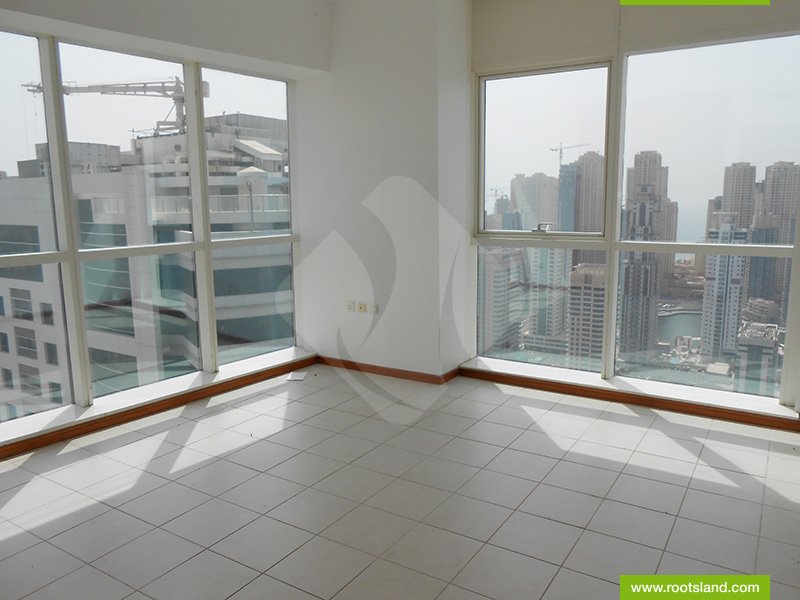 Bright, Spacious Well Maintained Apartment.