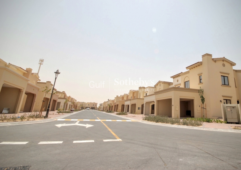 3 Bed Plus Maid, Sea View, Xtra Large Kitchen Er R 13633