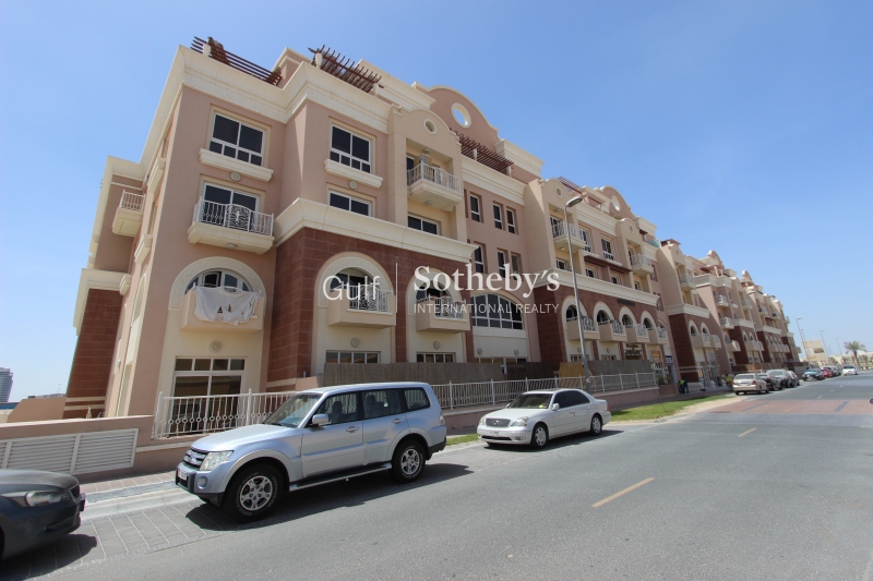 Vacant Front-Line Golf Course Town-House In Dubai Emirates Hills Address Er S 7611