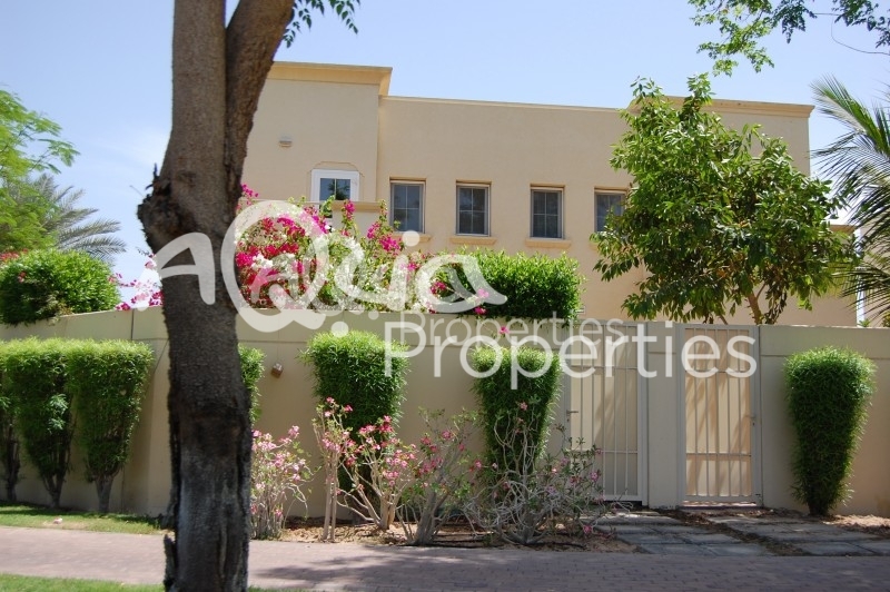 3 Beds Upgraded Villa Is For Sale In Springs 14