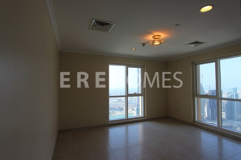 Spacious 2 Bedroom Apartment Churchill Tower Business Bay Dubai Er R 13734