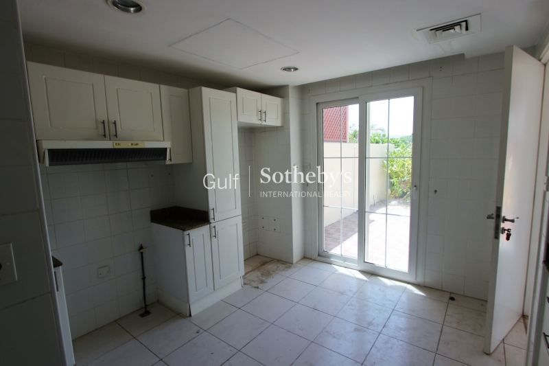 Unfurnished 2 Bed In Fairmont South Available Now Er R 9357