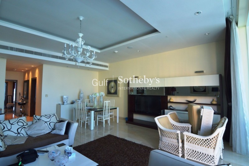 Spacious Unfurnished 3 Bed With Sea View