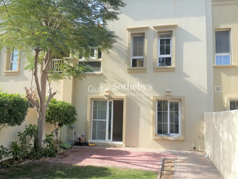 4m 2 Bed Villa Well Maintained Avail Feb