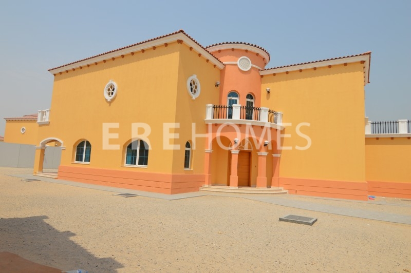 Jumeirah Islands Facing Five Bedroom Brand New Villa With Landscaping Er R 13627