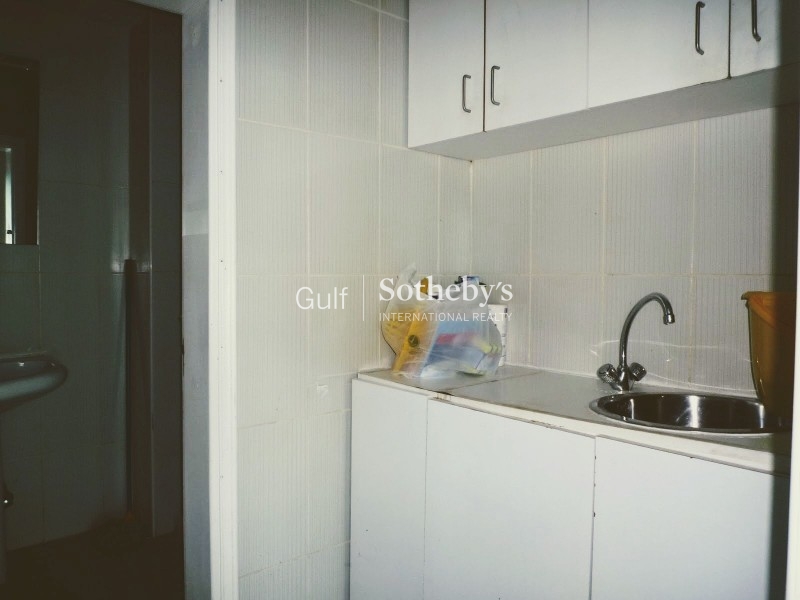 2 Br Plus M Vacant And Unfurnished, Marina Residence, Palm Jumeirah Er R 13461